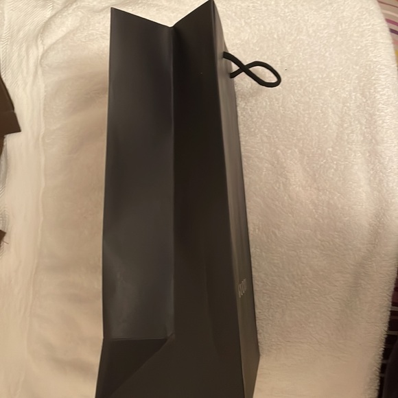 New Authentic Gucci shopping bag approx. 9x15 inches closed. Never used. - Picture 5 of 6